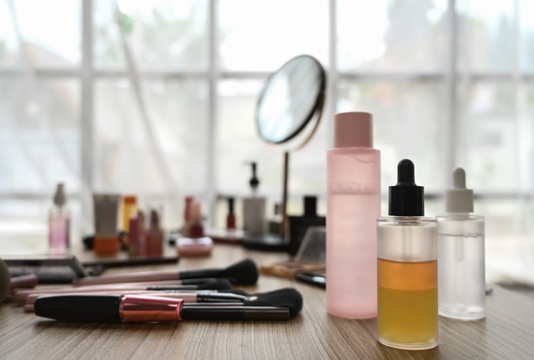 Decorative Cosmetics 22 cosmetics uai